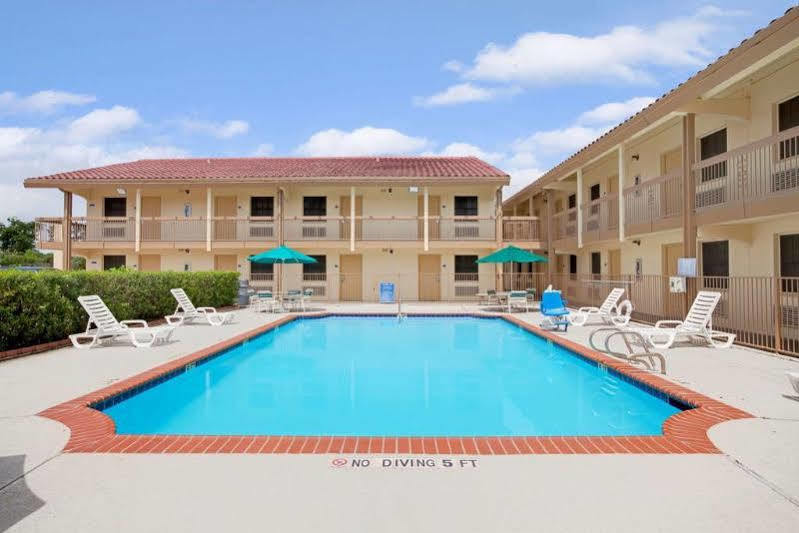 Red Roof Inn Houston North - Fm1960 & I-45 Вестфілд Екстер'єр фото